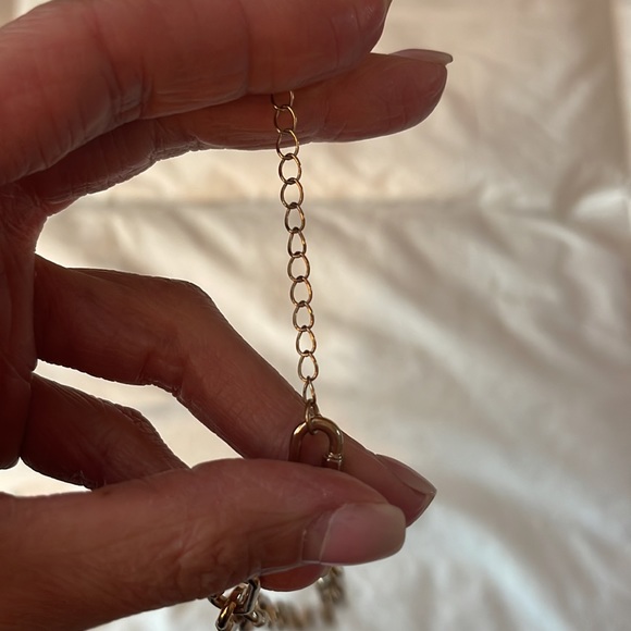 Gold tone paper clip style chain necklace hardware - Picture 4 of 6